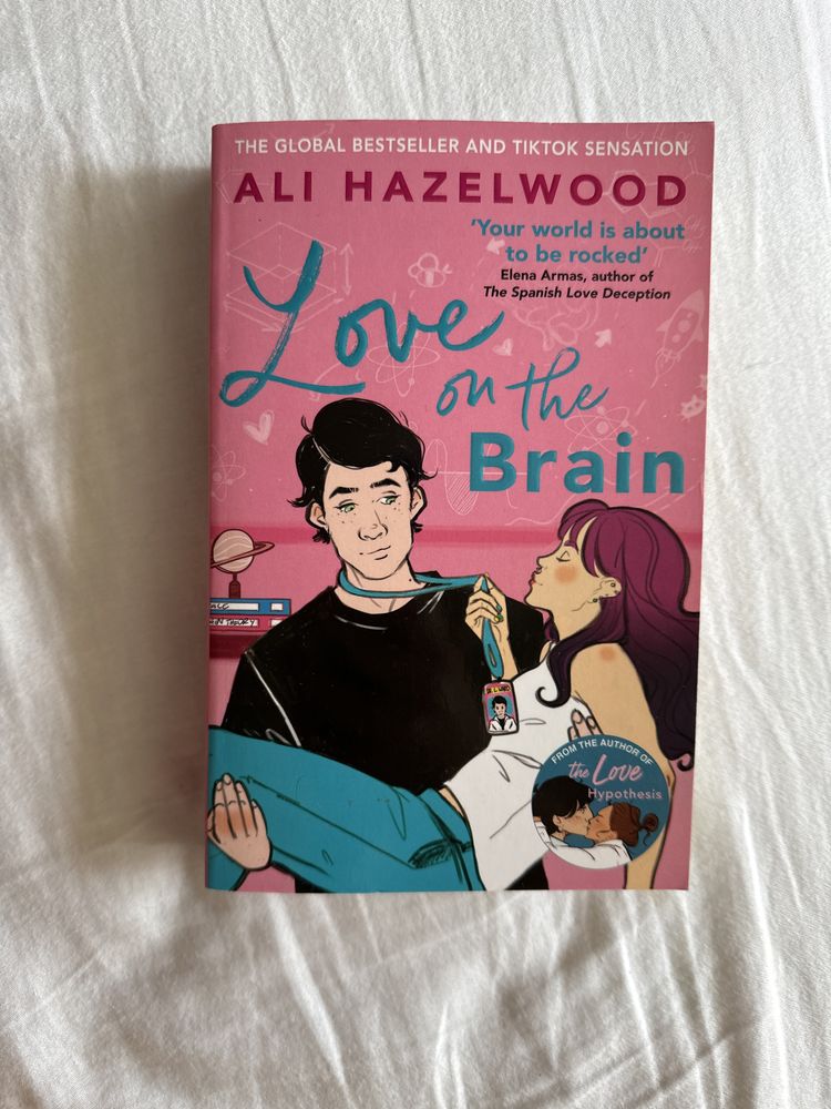 Love on the Brain книга на Ali Hazelwood