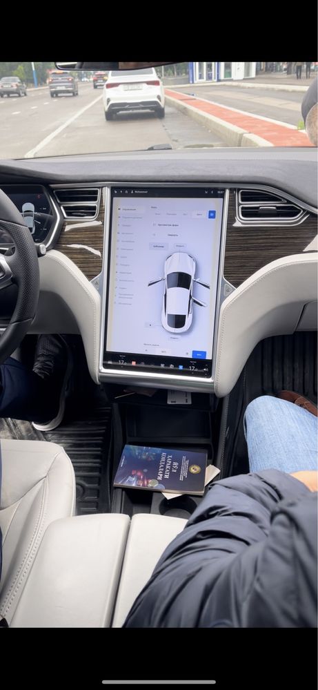 Tesla Model S 90D Dual Motor 100км = 4.4 секунд