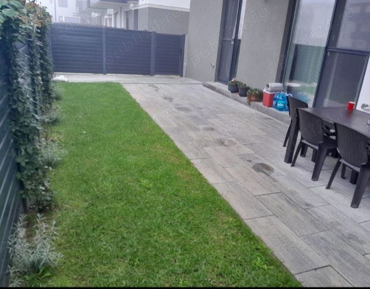 Vând apartament 3 cam cu 2 băi +curte proprie inscrise în CF