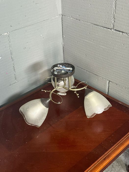 Продам Люстры/Плафон