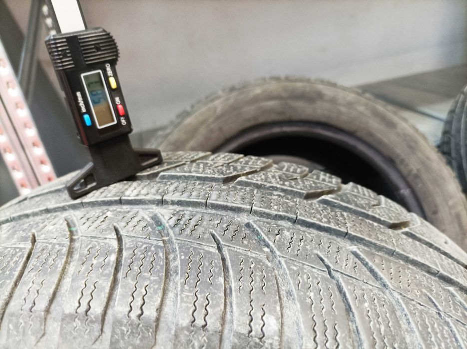 Продавам зимни гуми TOYO 185/60/15 dot 2318