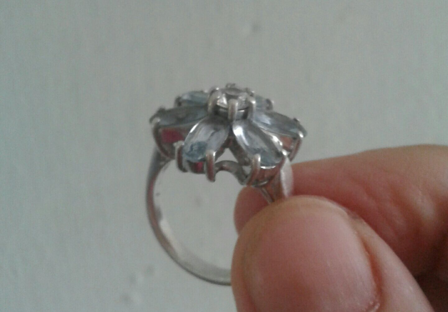 Продается кольцо из серебра