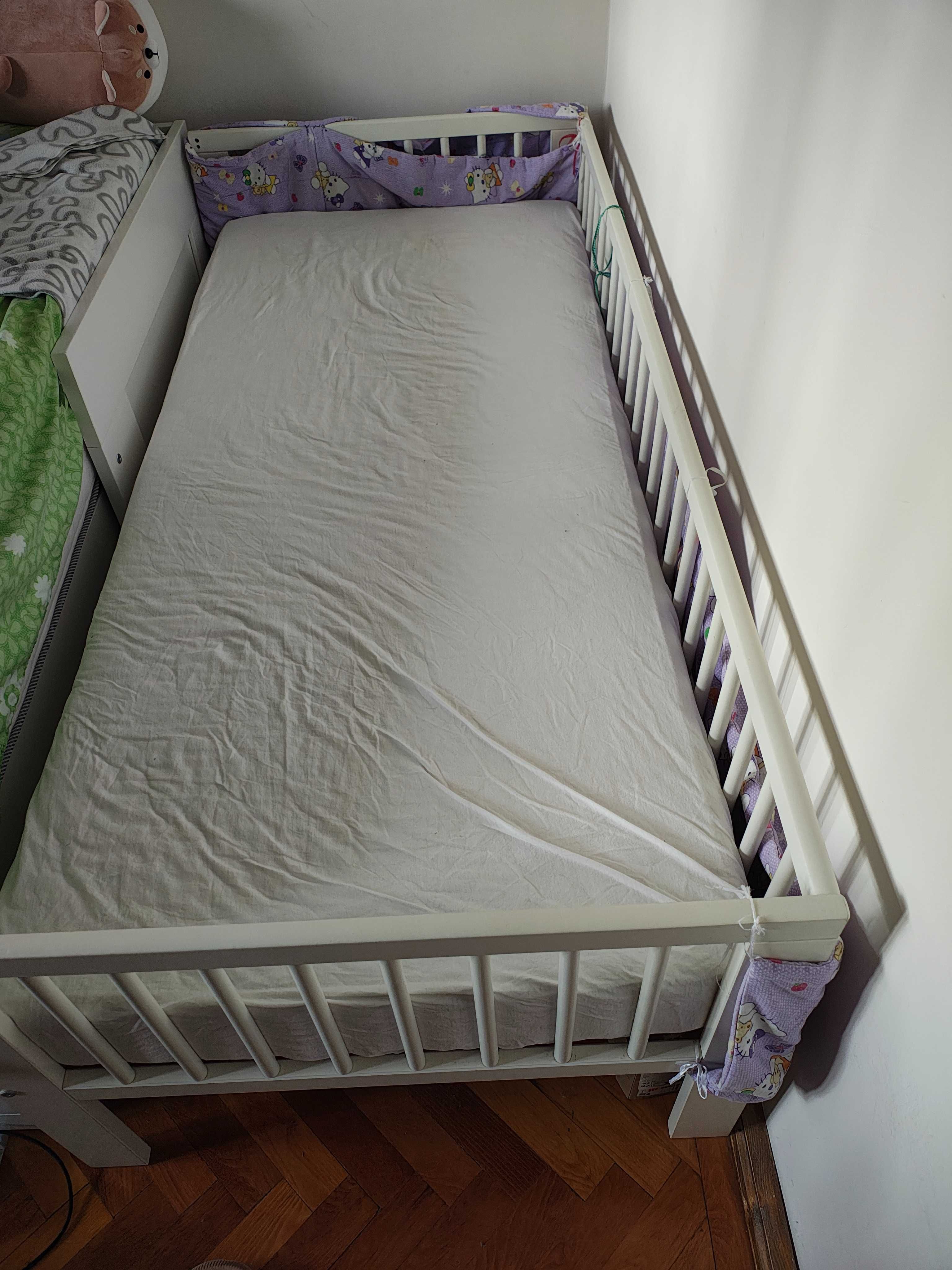 Vând pat alb second-hand pentru copii 6 - 11 ani