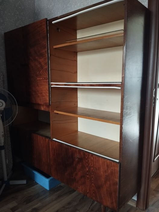 Отдам бесплатно сервант