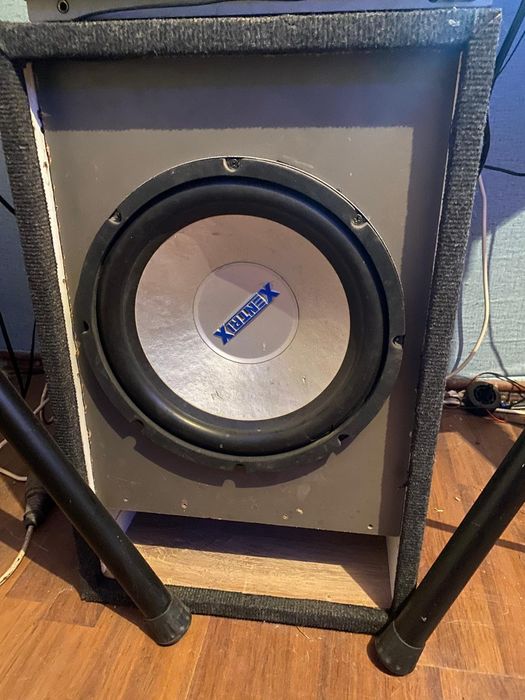 Vând boxe active + bass cu o putere fantastica