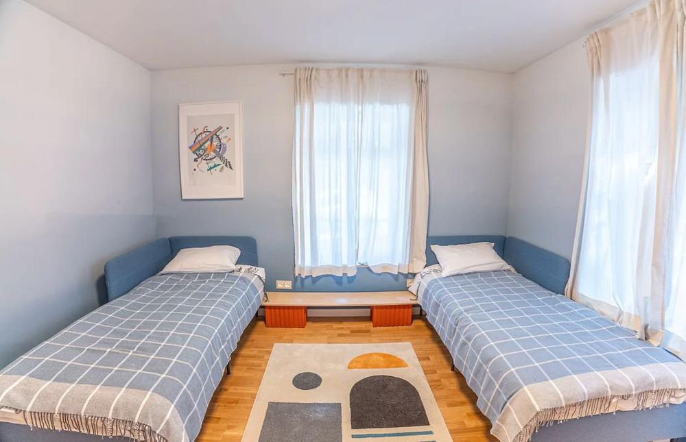 Дава се под наем Тристаен апартамент в София, Център - 96 кв.м за 700 € - Снимка #3