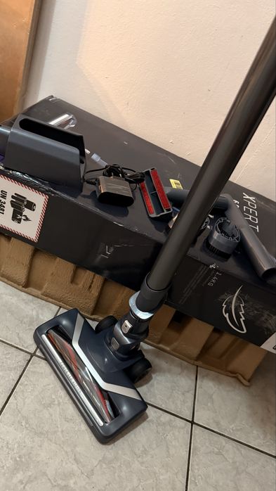 Aspirator Vertical ROWENTA X-Pert 6.60 NOU