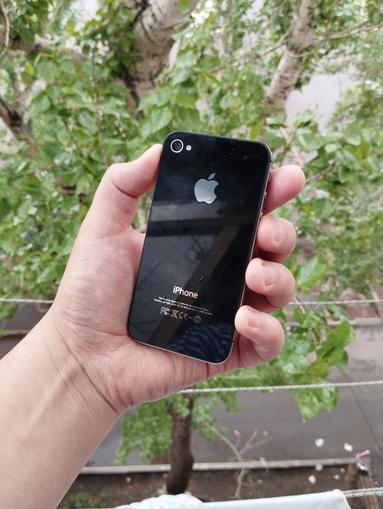 iPhone 4S 16G (Для Любителей)