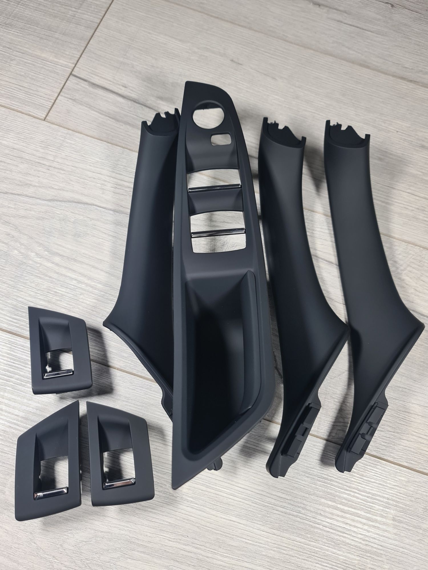 Set-Manere-Interior+Ornamente-Negre-Bmw-Seria-5-F10-520-525-530-d-Noi