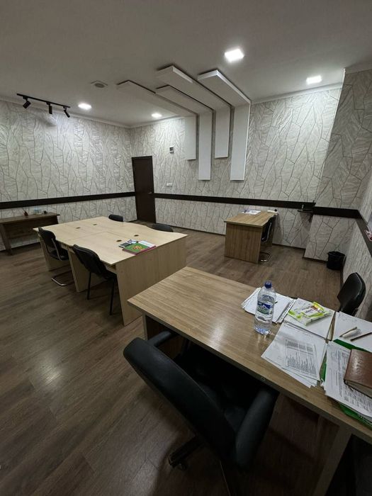 Офисы с мебелью и всеми удобствами на Мирабаде ( Рос.посольство)