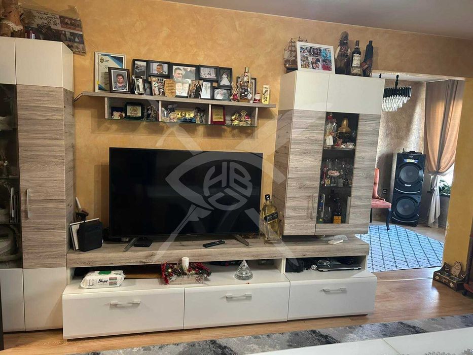 Продава се Многостаен апартамент в Бургас, Изгрев - 120 кв.м за 2750 €/кв.м - Снимка #2