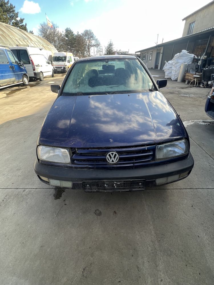 Volkswagen Vento 1.6 НА ЧАСТИ