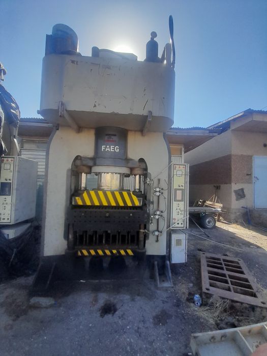 Прадается станок Гидравлический прес  кол 5шт