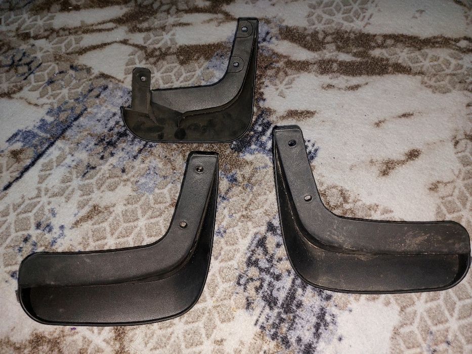 Нексия 3 Брызговик