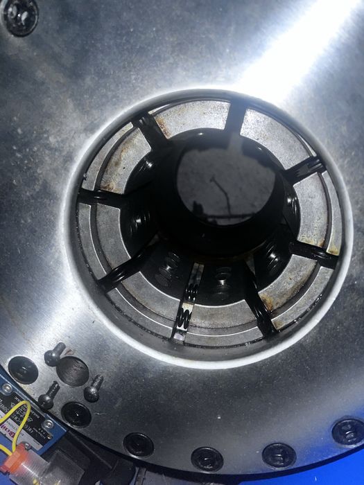 Masina de sertizat furtunuri hidraulice