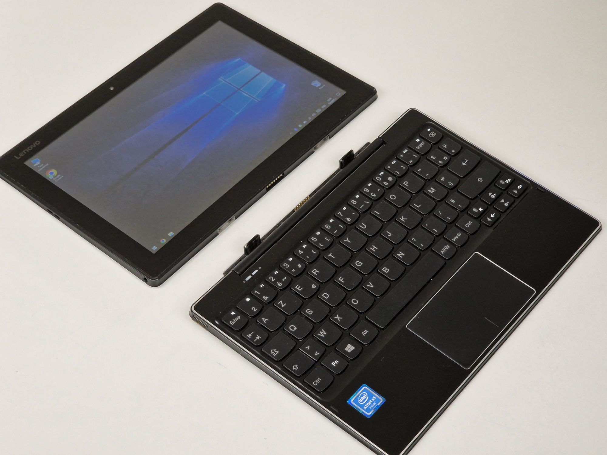 Таблет Lenovo IdeaPad MIIX 310 64GB Сребрист с Windows 10 Pro