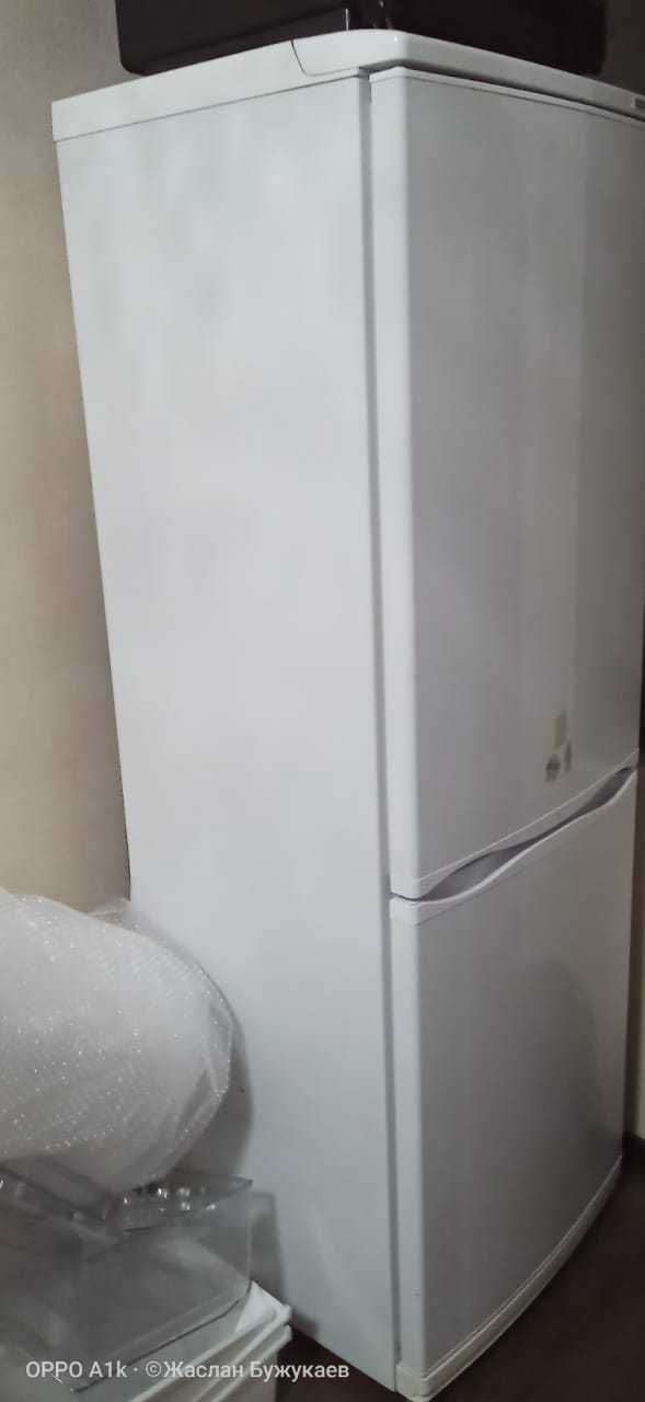 Продам Холодильник (б/у) АТЛАНТ в хорошем состоянии.