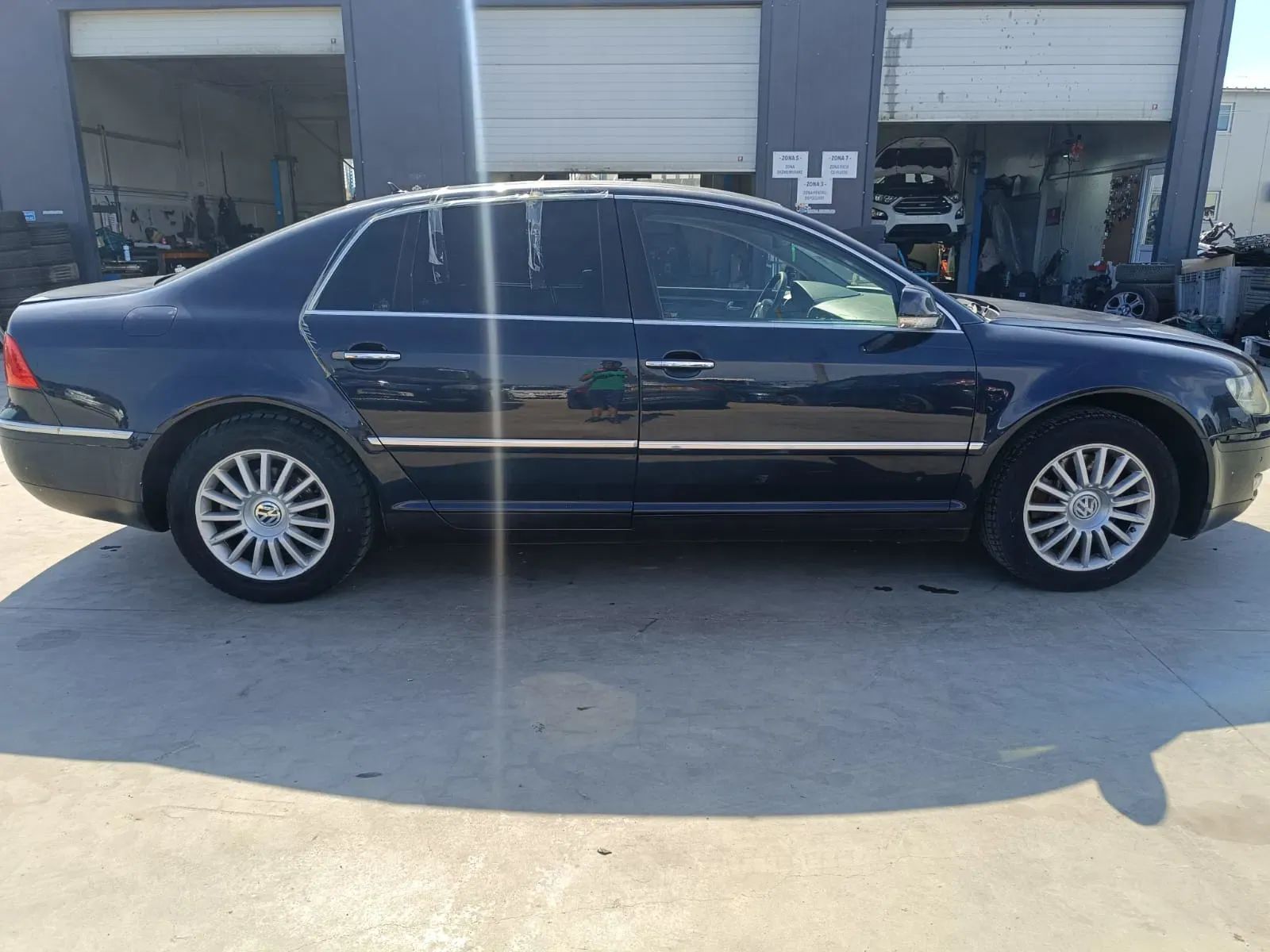 Dezmembrari / Dezmembrez Volkswagen Phaeton 3.0 CEXA cutie viteze KUK cod culoare LR5W