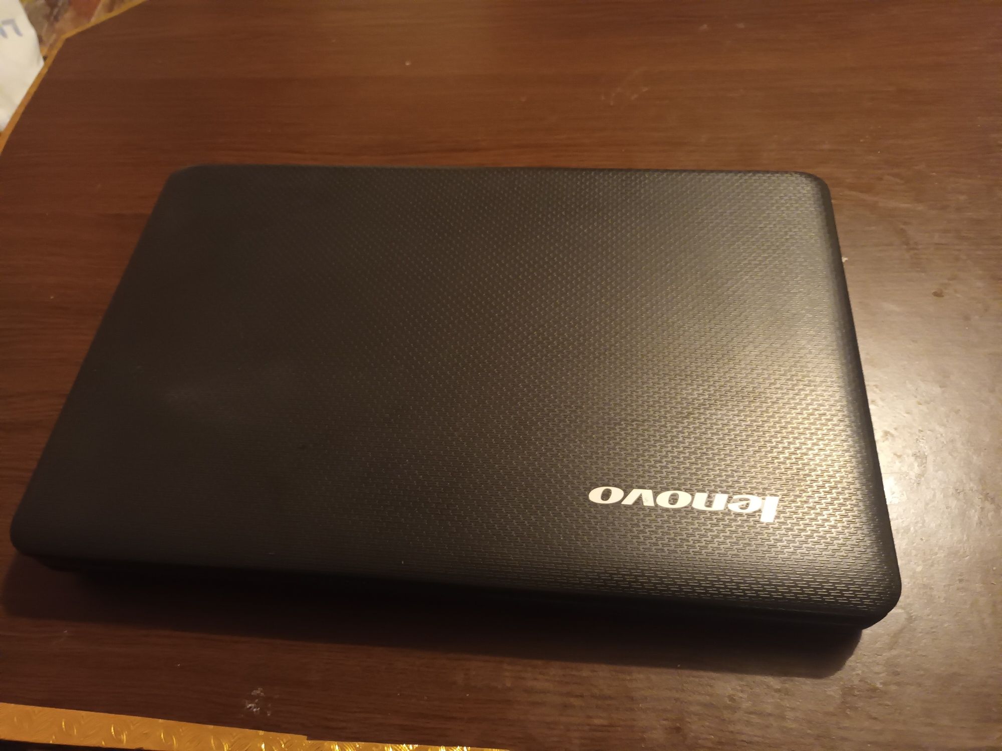 Laptop Lenovo G550.  15,6 inchi