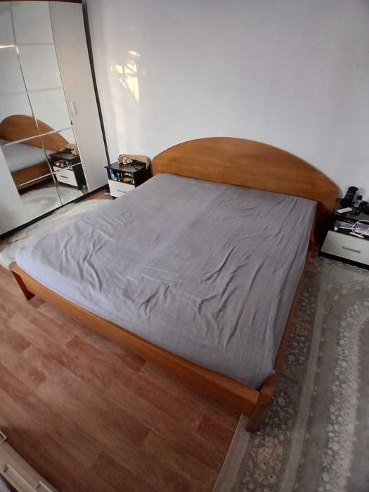 Кровать двуспальная