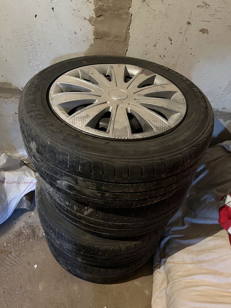 Комплект летней резины с железными дисками 215/55/R16