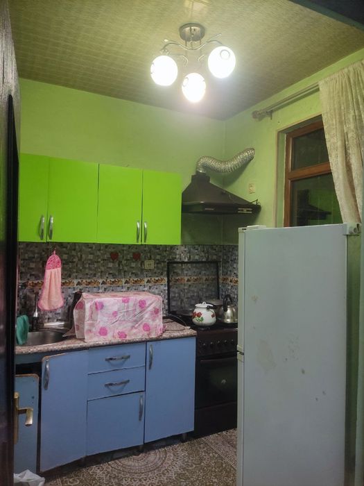 Продам чил 17кв 3 хона 2 этаж 4 этажлий дом