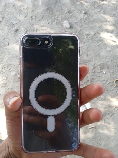 Iphone 8+ hammasi joyi arginal aybi uselinni qogani rasmda korsatilgan