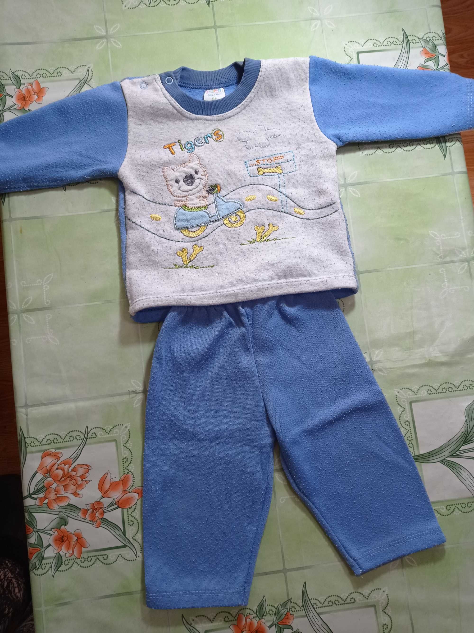 Бебешки дрехи - 2 години, анцунг и блузка, и елек