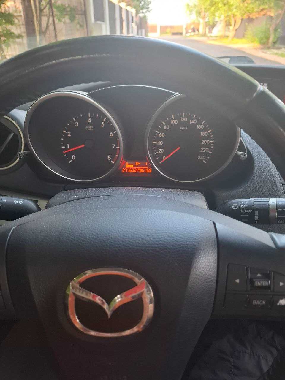 Vand Mazda 3 1,6, benzina