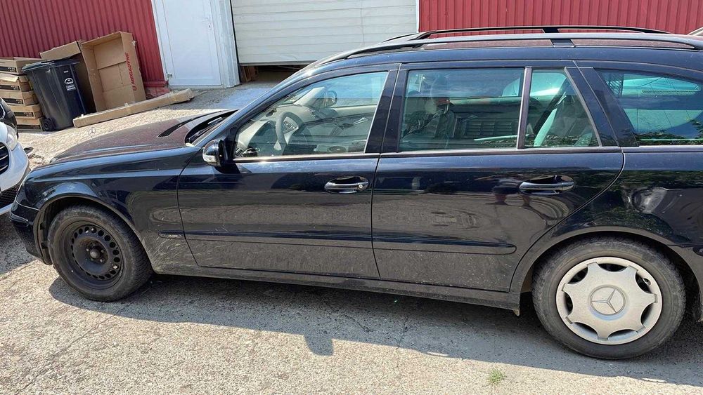 Mercedes-Benz E240