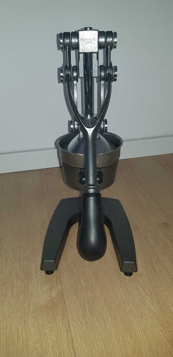 Storcator tip presa manuala citrice Ernesto