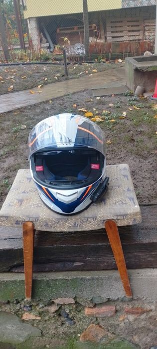 Продавам каска MT Helmets  L