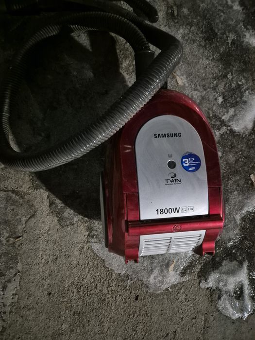 Продаю пылесос в не рабочем состоянии