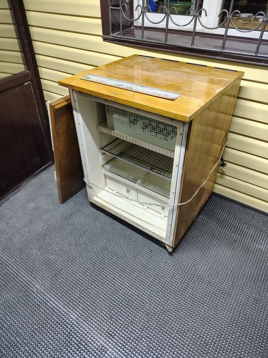 Холодильник ГДР 1978