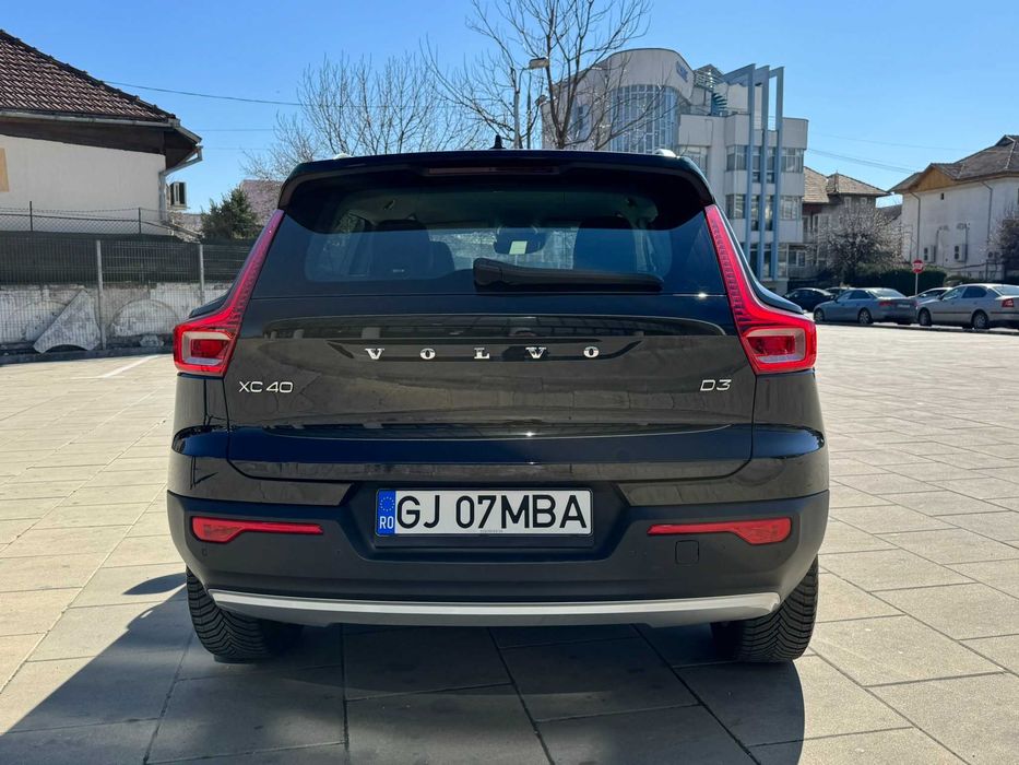 Volvo XC40 2.0L D3 ADBLUE 150CP GEARTRONIC 8 BUSINESS | TVA Deductibil