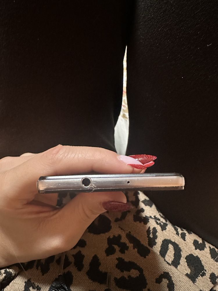 Телефон Huawei P8 Lite