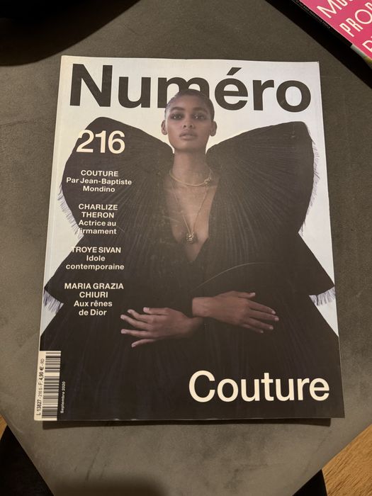 Списания - Vogue, и други.