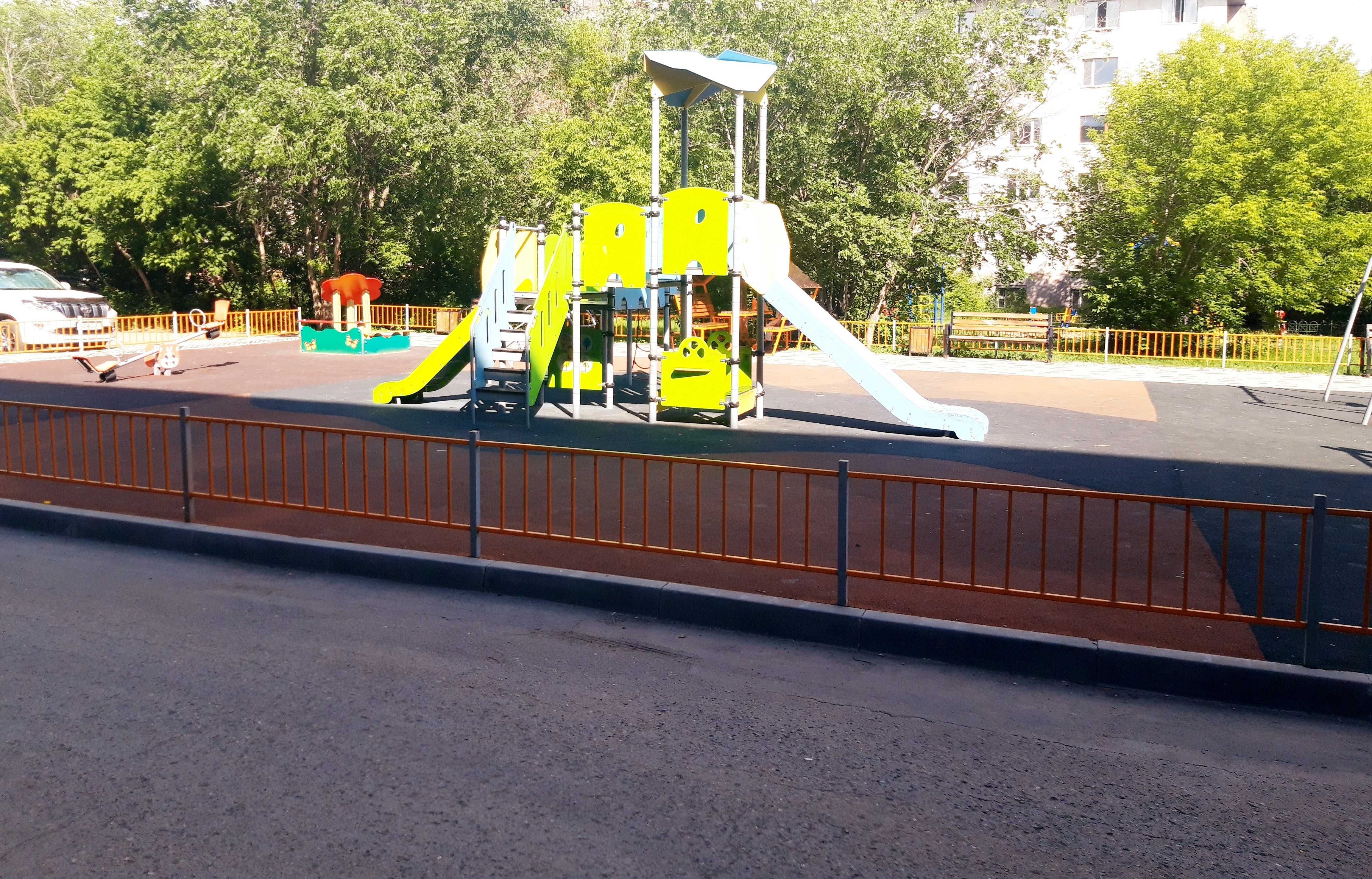 ПРОДАМ 3-комн. кв., ул. Конституции, район ТД Арман, 60 кв.м.