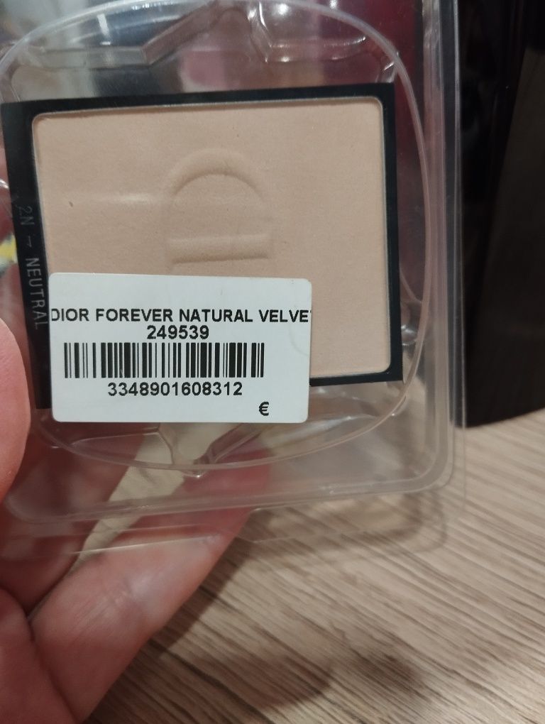 Dior Forever Natural Velvet компактен фон дьо тен -рефил /пълнител
Ком