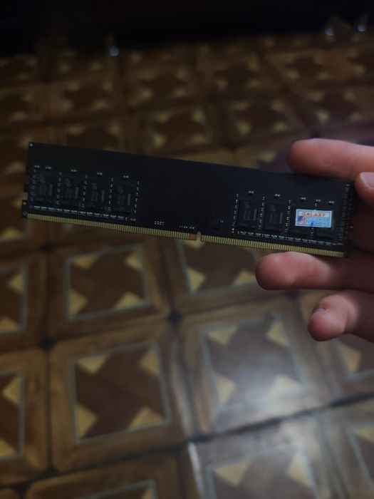 Оперативная память 4 Гб 2400/2666 гц DDR4