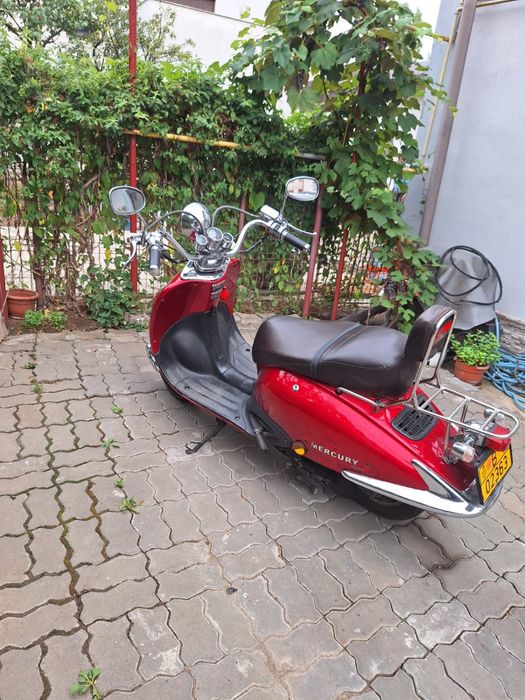 Vand Scuter Znen