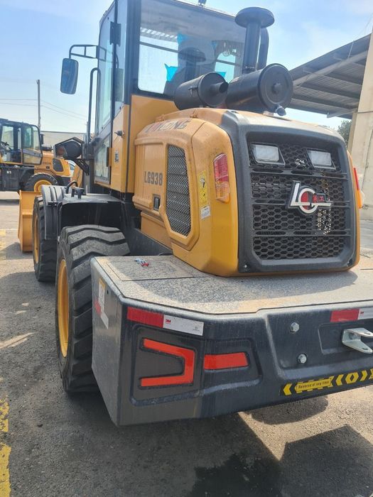 Погрузчик 1.5куб в Ташкенте