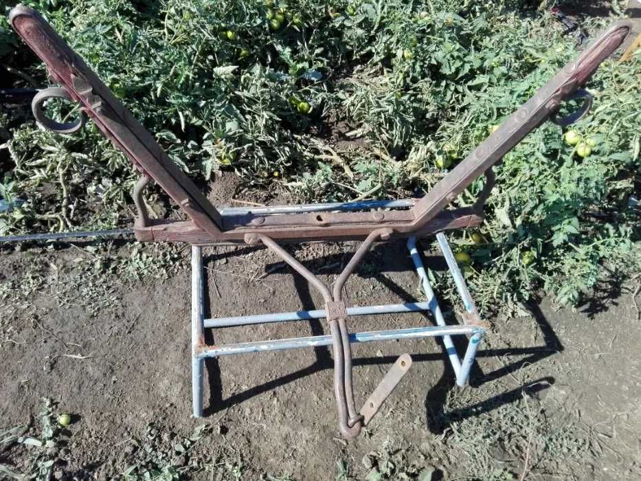 Caruta veche , autentica , cu jug si plug