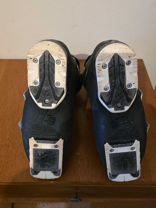 OCAZIE!CLĂPARI FEMEI -mărimea 40-41 ,folosiți o singură dată-450 ron