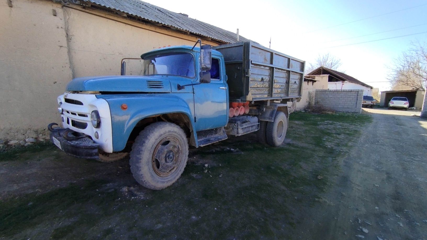 Zil 130 samosval