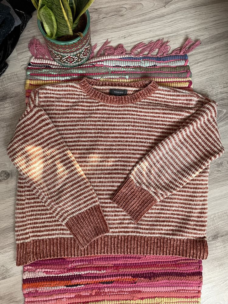 Дамски блузи и пуловери