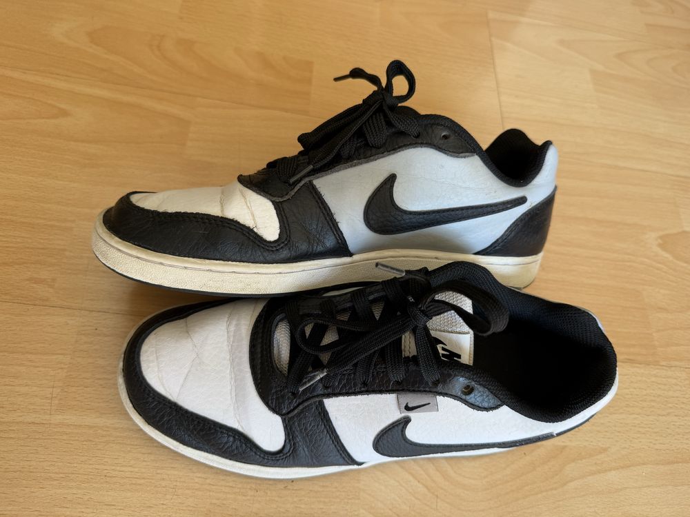 Продавам Nike Ebernon Low Mens Sneakers