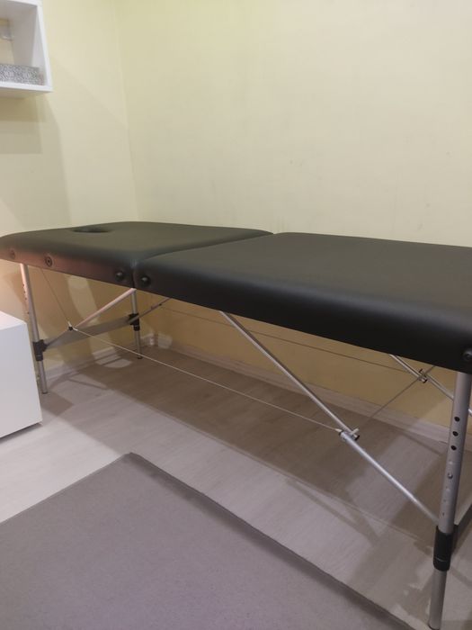 Масажна кушетка с всички аксесоари