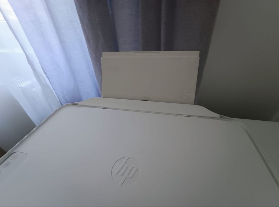 Imprimantă albă HP