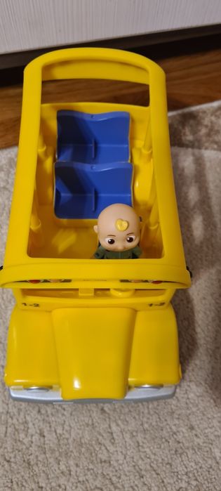 Mașinuță Cocomelon cu figurină